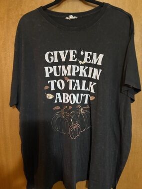 NWOT Maurices Black Short Sleeve Tee with Pumpkin Graphic